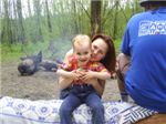 Душа компании с мамой...
